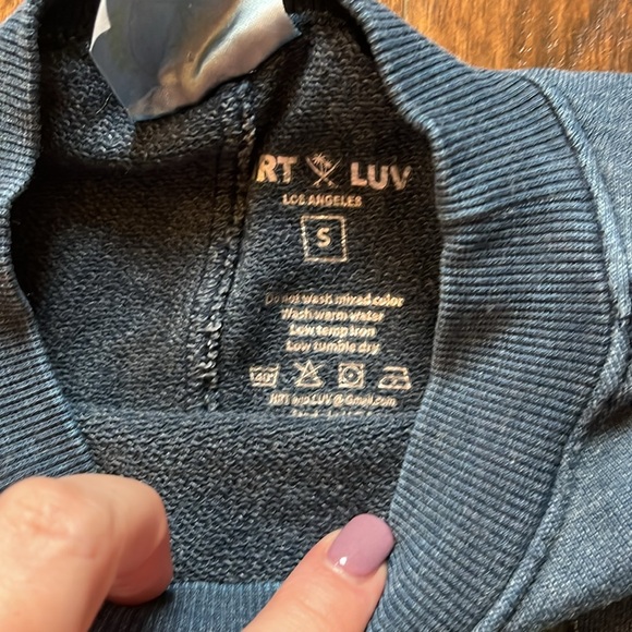 HRT and LUV boho cow skull sweatshirt, size small - Picture 4 of 7